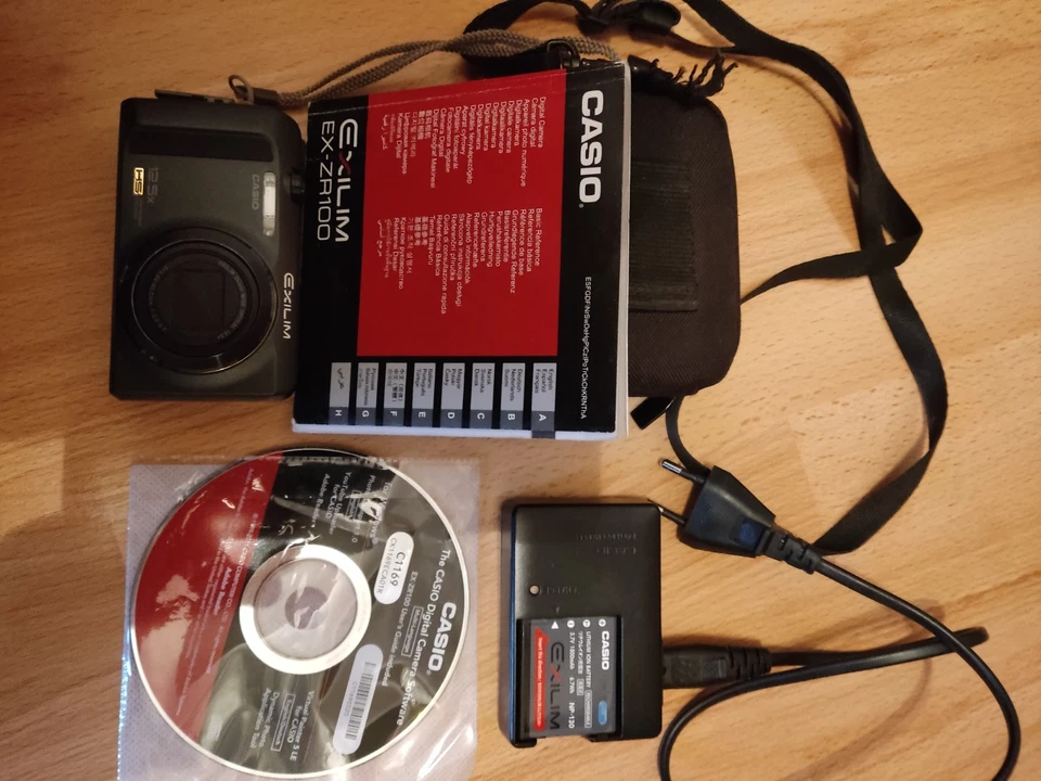 Casio Exilim EX-ZR100 Digitalkamera mit Videofunktion 12,1 MP schwarz - Bild 1 von 1