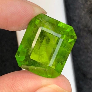 Piedra preciosa suelta peridoto color verde corte esmeralda natural de 46 quilates de Pakistán - Imagen 1 de 20