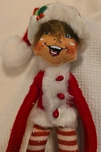 Cappello Babbo Natale Annalee 2011 Natale Rosso Candy Cane Elfo Scaffale Sitter 9,5" Ginocchia Piegate - Foto 1 di 15