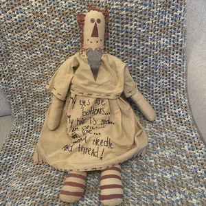 Muñeca bebé ático ojos de botón primitivo harapiento bordado metal corazón trapo muñeca - Imagen 1 de 5