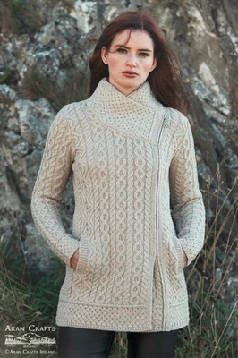 ARAN CRAFTS 电缆针织 MERINO 不对称外套开衫,燕麦 - XS 码 — 第 1/4 张图片