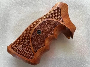 Nueva empuñadura de madera para Taurus TRACKER/JUEZ 17 44 415 425 450 617 627 692 Comprobador 05 - Imagen 1 de 11
