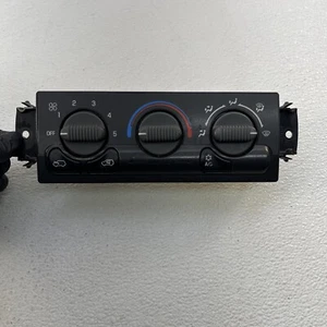 99-02 Chevy Silverado GMC Sierra Heater A/C Climate Control Unit No Defrost OEM - Picture 1 of 21