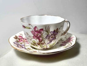Vintage Taylor & Kent Bone ChinaTeacup and Saucer Mauve Purple Floral Gold Trim - Picture 1 of 9