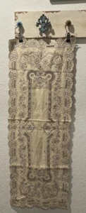 Runner da tavolo ricamato ecrù elegante bordo capesante floreale e ritagli VEDI 16x43” - Foto 1 di 17