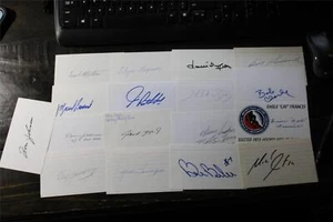 17X HOCKEY HOF AUTOGRAPHED 3X5 LOT - Picture 1 of 5