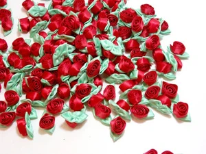 Nastro laminato raso rosso applicazioni fiori rosa x 20 pz rose foglia verde menta B1 - Foto 1 di 4