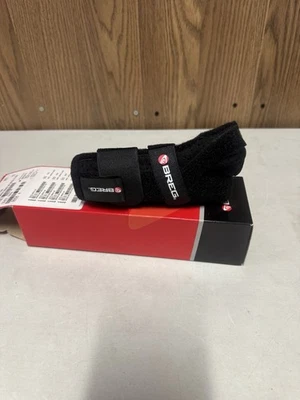 BREG Universal Wrist Brace Left Pediatric REF 100641-101 New in Box - Image 1 of 3