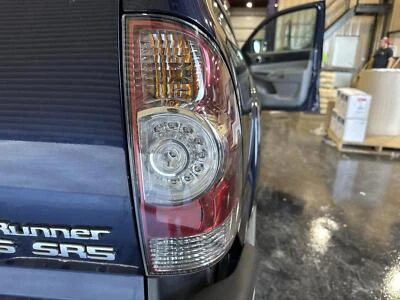 LUZ TRASERA DERECHA TOYOTA TACOMA 2008-2012 CON LED Foto 1 de 4
