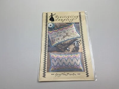 Almohadilla de llama de resorte de muestra de cuerda de corazón patrón de punto de cruz contado 6P Foto 1 de 3