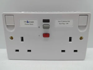 TIMEGUARD TFP06WL 2 BANDAS DOBLE TOMA CON RCD PASIVO 13 AMPERIOS 30MA CONMUTADO - Imagen 1 de 4