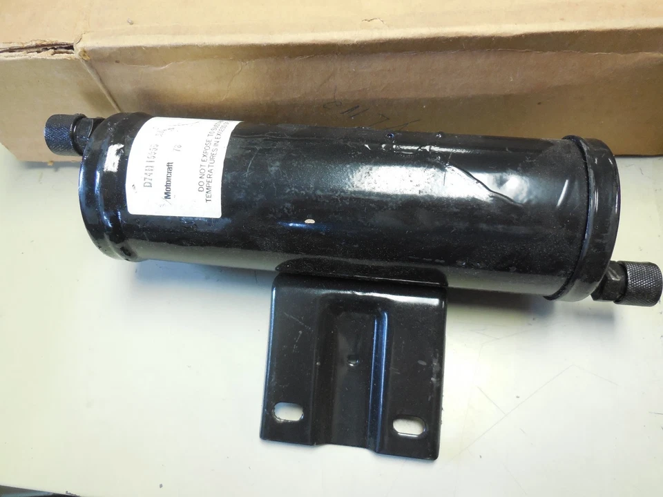 Nuevo de Lote Antiguo 1977 1978 1979 Lincoln Versailles D74Y-19959-A Foto 1 de 3