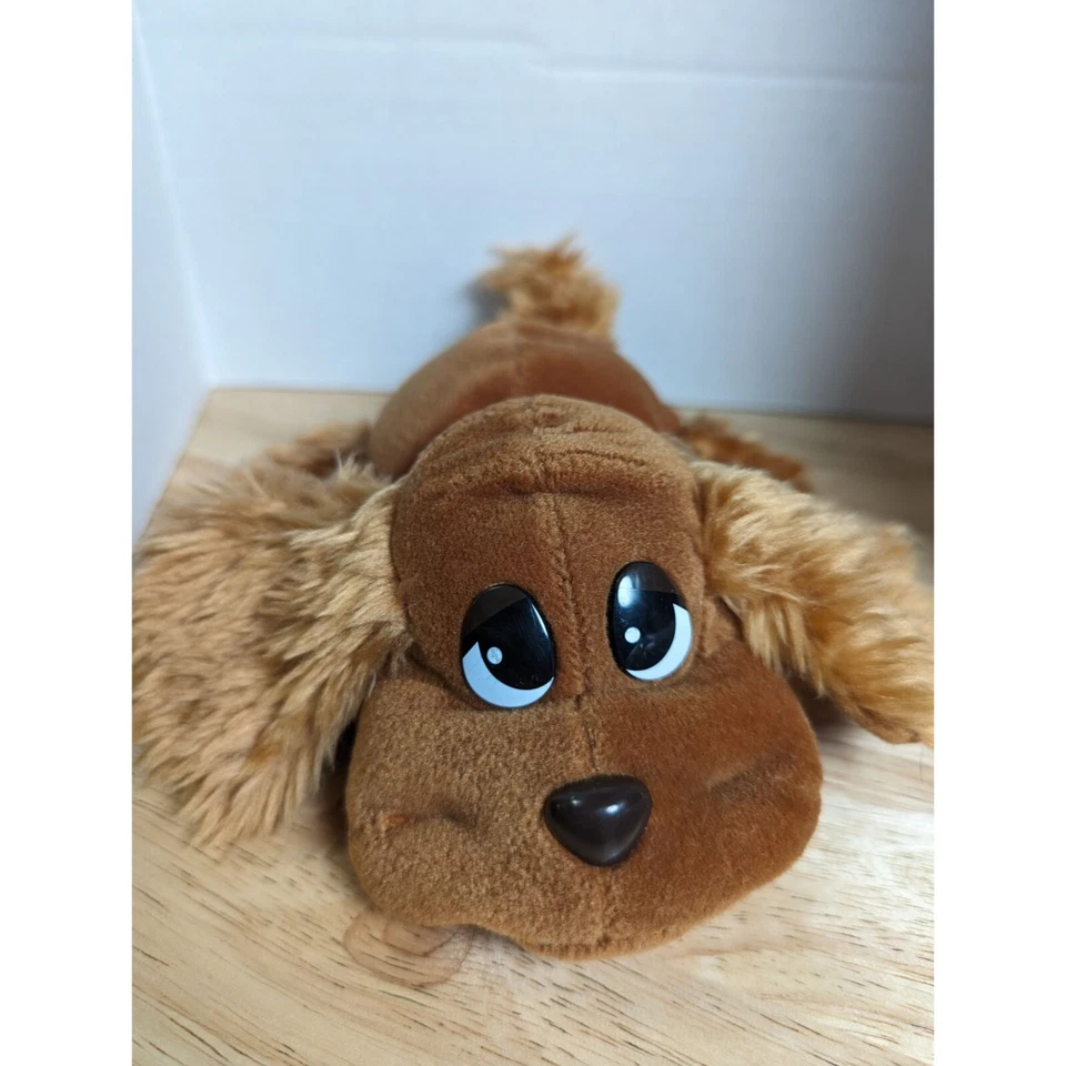 Jakks Pacific Pound Puppy 2000 marrón G924 collar rojo perro de peluche con cuentas/ponderado Foto 1 de 4