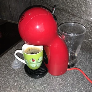Krups Dolce Gusto Kapselmaschine KP1A0 Rot plus 10 Kapseln Piccolo XS  - Bild 1 von 10