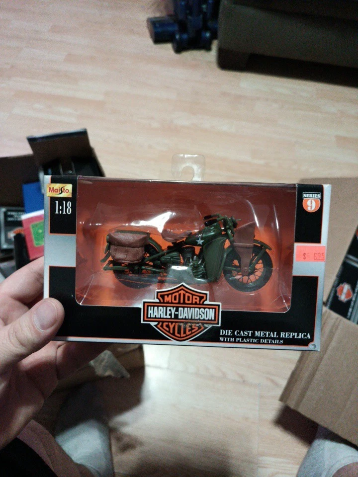 1998 Harley Davidson 1942 WLA FLAT HEAD Motocicleta Maisto 1/18 Diecast Series 5 - Imagem 1 de 1