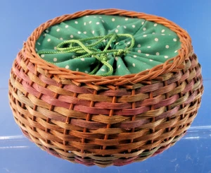 Vintage: kleines rundes Handarbeitskörbchen / Weidenkörbchen - Bild 1 von 3