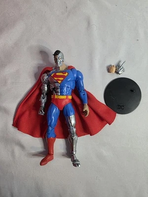 Figura de acción suelta Mcfarlane DC Multiverse Series Cyborg Superman Foto 1 de 4