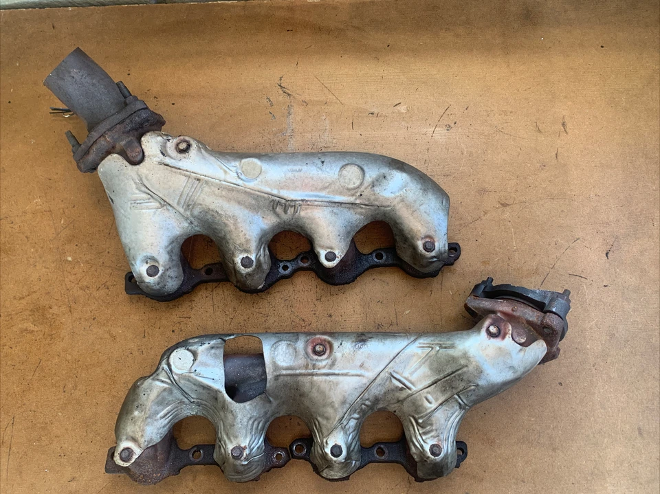 04-13 Chevy Silverado 1500 / Sierra 1500 colector de escape izquierdo y derecho 4,8 L OEM Foto 1 de 4