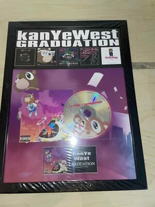 LIMITIERTER MUSIKPREIS IM BILDRAHMEN (30x40 cm) – KANYE WEST "GRADUATION" 🎶 - Bild 1 von 9