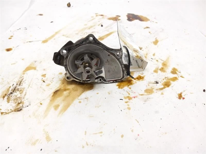 BOMBA DE AGUA PARA TOYOTA CAMRY 2010 - 2017 Foto 1 de 4