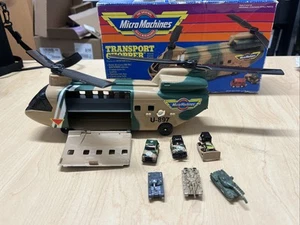 1989 Galoob Micro Machines Vintage Military Transport Chopper Playset Helicopter - Picture 1 of 5