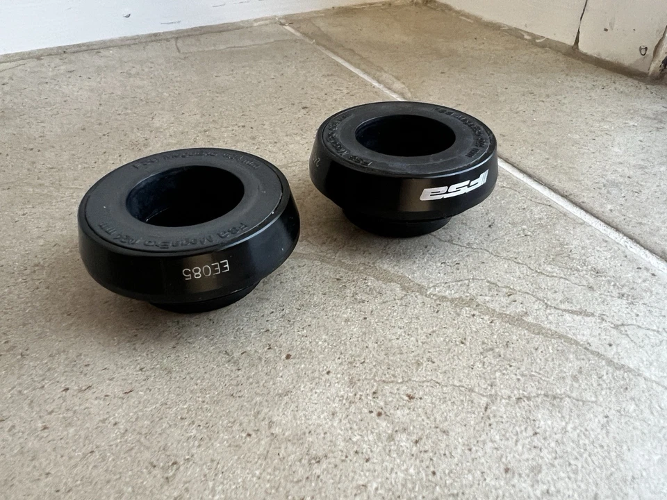 FSA Bottom Bracket Adapter Reducer (EE085) - PF30 to 24mm bb30 to shimano crank - Image 1 of 4