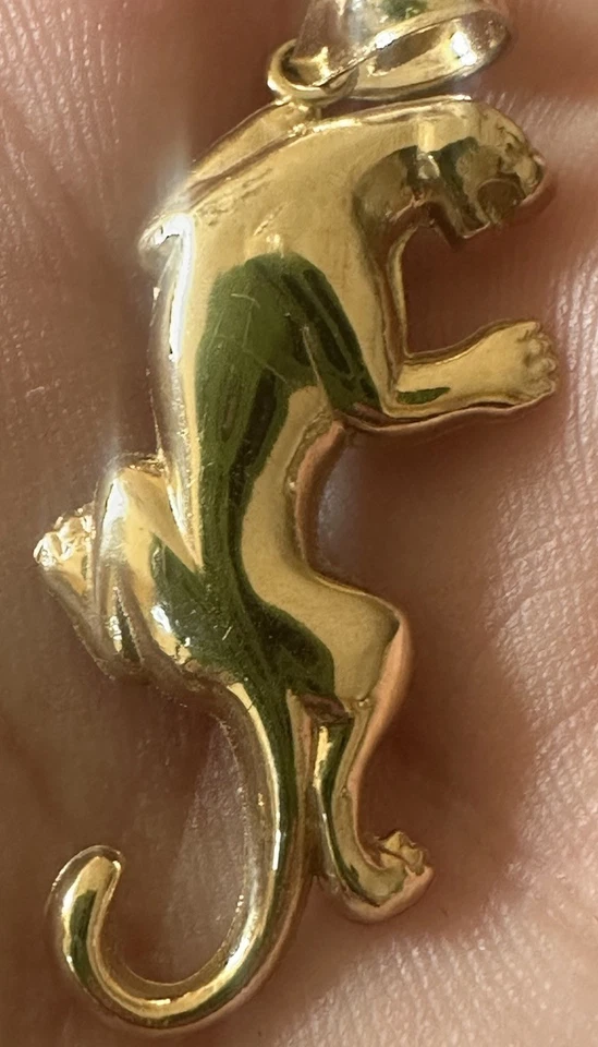 Colgante pantera de oro amarillo macizo de 10K  Foto 1 de 4