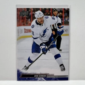 2022-23 Upper Deck Serie 2 Hockey Erik Cernak Tampa Bay Lightning #418 - Imagen 1 de 2