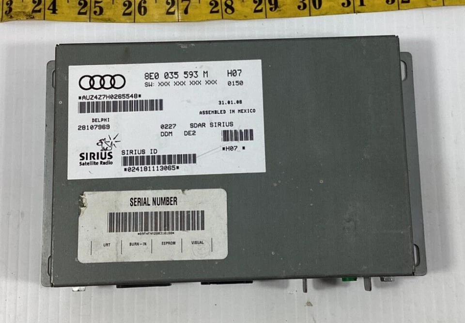Módulo de radio control satelital AUDI TT 2007-2010 8E0 035 593 M OEM. Foto 1 de 4
