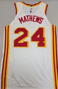 CAMISETA DE BALONCESTO BLANCA 46 Hawks GARRISON MATHEWS Juego Usada 4-13-25 vs Magic - Imagen 1 de 4