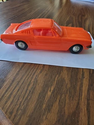 Ford Mustang Fastback 1965 vintage de plástico de 7 pulgadas excelente estado Foto 1 de 4