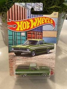 Camioneta pick-up Hot Wheels 2021 serie 1/5 '65 Ford Ranchero verde con radios PR5 - Imagen 1 de 1