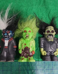 3 Pocket Screamers - Blackenstien Blacula, Zombie - HALLOWEEN - Foto 1 di 19