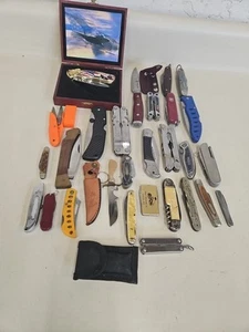 Lotto di 28 coltelli da tasca vintage. Leatherman, Kibalt, Artigiano, ecc. GB4 - Foto 1 di 16