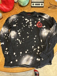 Camiseta Promocional Stranger Things Upside Down Netflix TV Show M Negra Manga Larga - Imagen 1 de 8