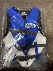 QUICKSILVER - PFD type 3. Adult Small. - Picture 1 of 2