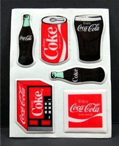 3 Fogli adesivi gonfi Coca Cola vecchio logo Asst immagini gonfie vecchio negozio stock - Foto 1 di 1