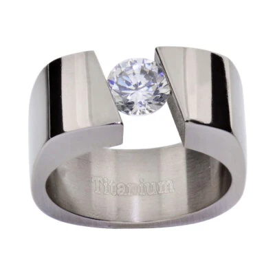 Solitario para mujer de circonita cúbica redonda pulido alto banda de titanio de 8 mm Foto 1 de 4