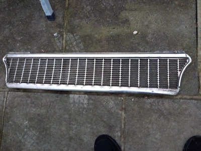 Ford Corsair  Front grill - Image 1 of 4