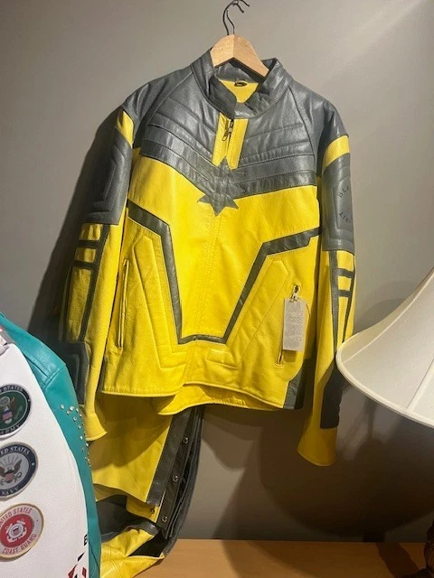 Conjunto de 3 chapas y chaqueta de cuero amarillo y gris audaz Blazen Spirit forro con cremallera Foto 1 de 1