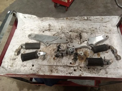 Suzuki GS850L GS850 GS 850L 850 1982 estriberas delanteras traseras estriberas reposapiés Foto 1 de 4