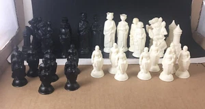1959 Anri Lowe Black White Renaissance Chess Pieces 30 GUC Felt Usa Game Display - Picture 1 of 8