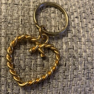 Vintage Gold Tone Twisted Heart Shaped Keychain - Picture 1 of 2