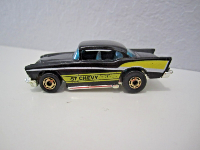 Carrinho Hot Wheels 57 Chevy Chevy Bel Air 3/5 Mattel – Papelaria Pigmeu