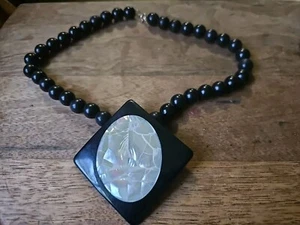 Vintage schwarz und Muschel Inlay Perlen Halskette, Chocker Stil, 80er Jahre - Bild 1 von 5