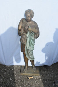 Bronze-Römerin im Umhang mit Rebenschmuck, Italien, Antikpatina, ca.40kg, 98cm