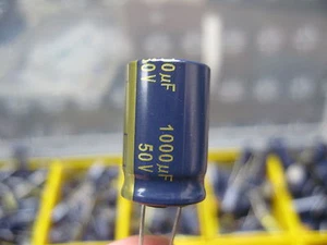 Panasonic - FC Series - Radial Electrolytic Capacitors - 50v 1000uF - 2 Pieces - Picture 1 of 2