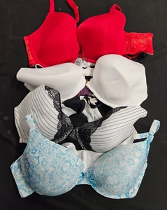 Cacique NWT Lot Of 4 Plunge Bras 44C Multicolor - Picture 1 of 6