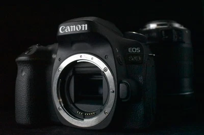 [US Duty Paid] Canon EOS 80D Digital Camera + EF-S 18-135mm IS USM Lens 8201 - Image 1 of 4
