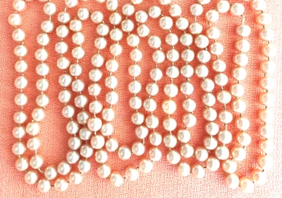 Un sautoir perles fantaisie en verre, anciennes, 1m56 - Photo 1/3